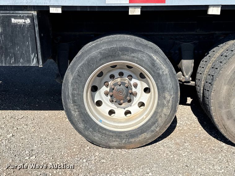 image for item EU5095 2007 Freightliner Columbia flatbed truck