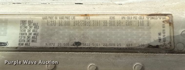 image for item EU5095 2007 Freightliner Columbia flatbed truck