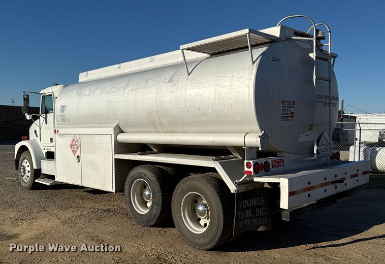 image for item EU5144 2002 Freightliner FLD fuel truck