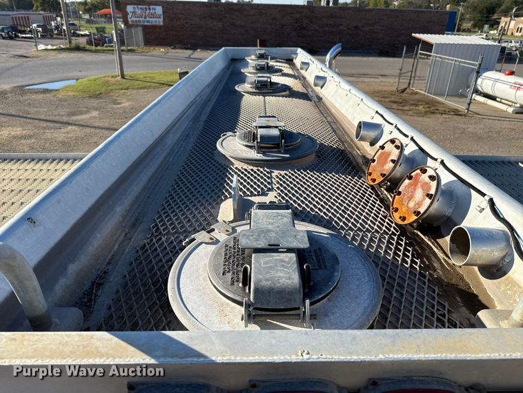 image for item EU5144 2002 Freightliner FLD fuel truck