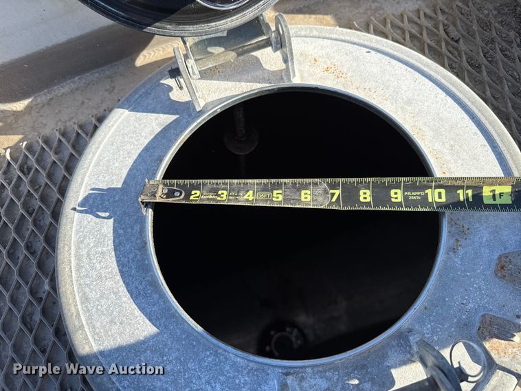 image for item EU5144 2002 Freightliner FLD fuel truck