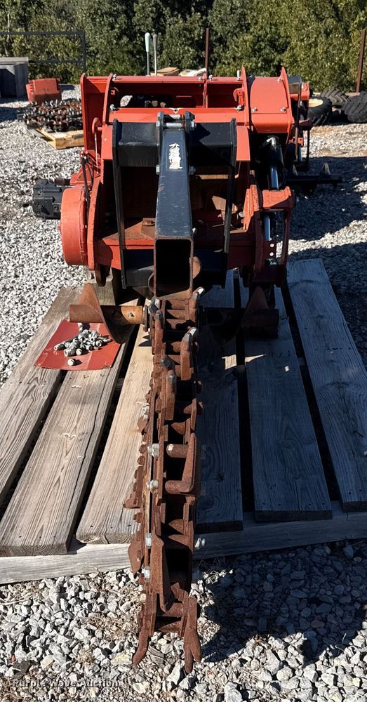 image for item EU5153 2018 Ditch Witch H810 trencher