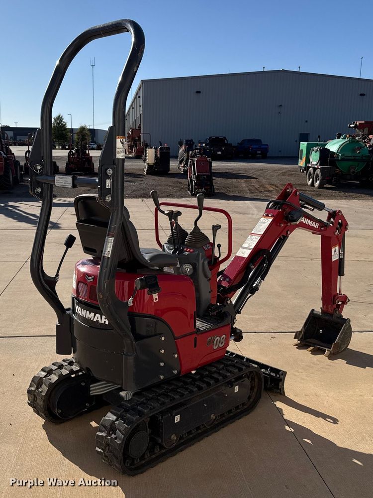 EXCAVADORA YANMAR SV081D