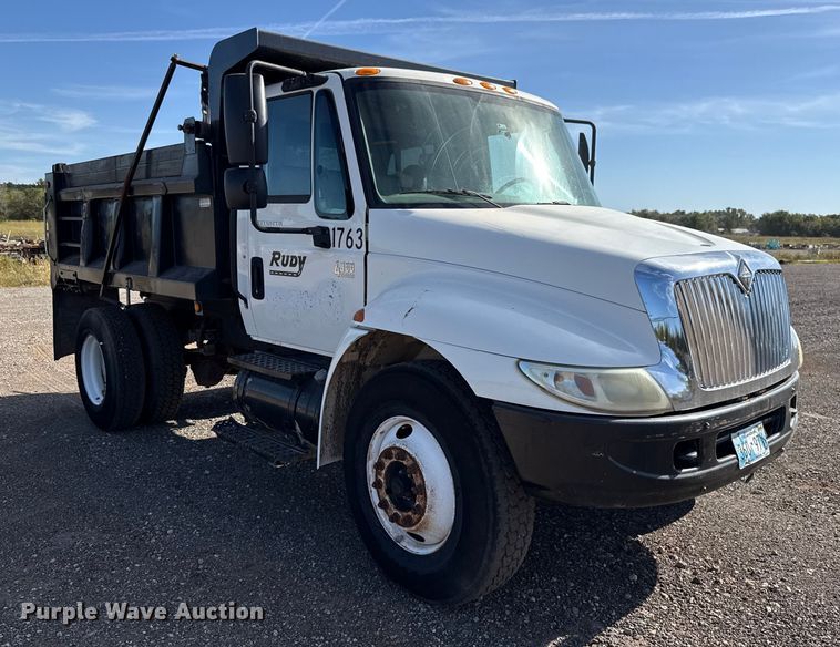 image for item EU5175 2005 International 4300 SBA 4X2 dump truck