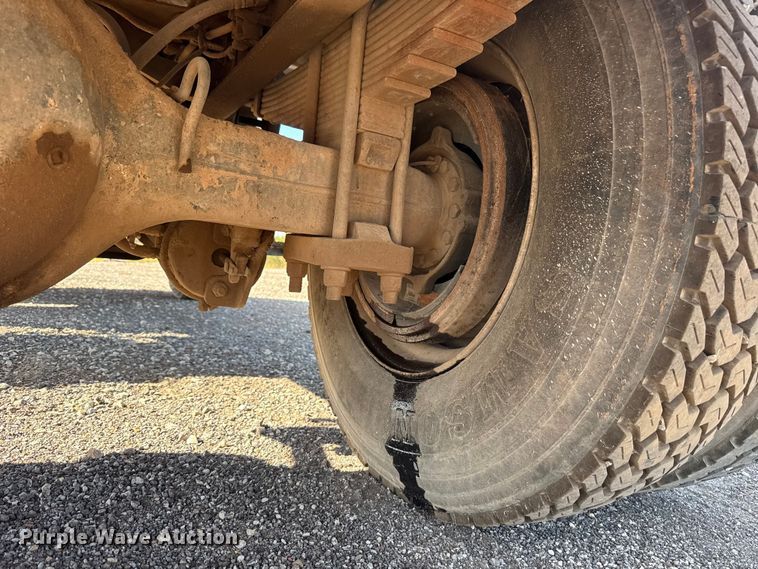 image for item EU5175 2005 International 4300 SBA 4X2 dump truck