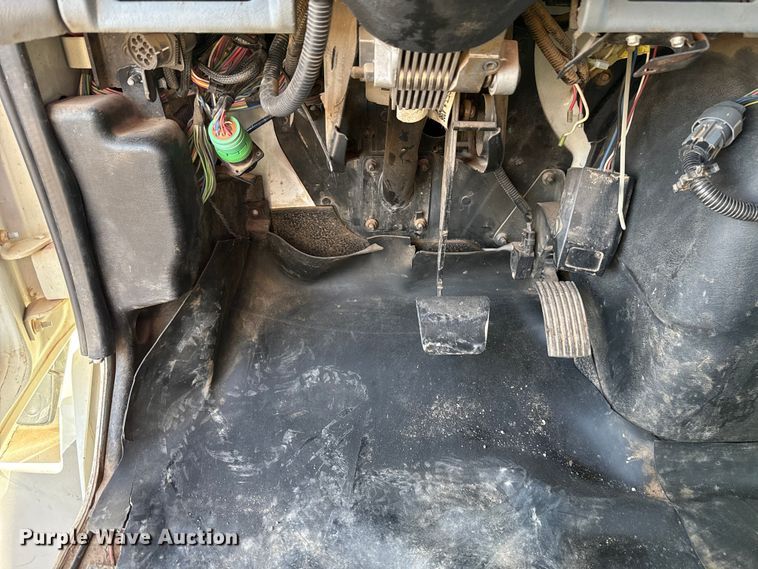 image for item EU5175 2005 International 4300 SBA 4X2 dump truck