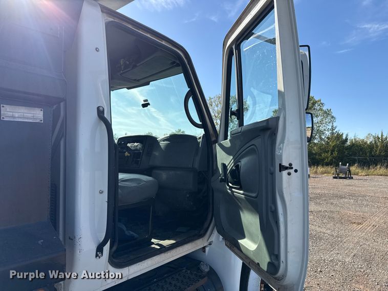 image for item EU5175 2005 International 4300 SBA 4X2 dump truck