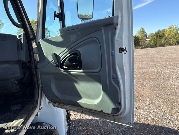 image for item EU5175 2005 International 4300 SBA 4X2 dump truck