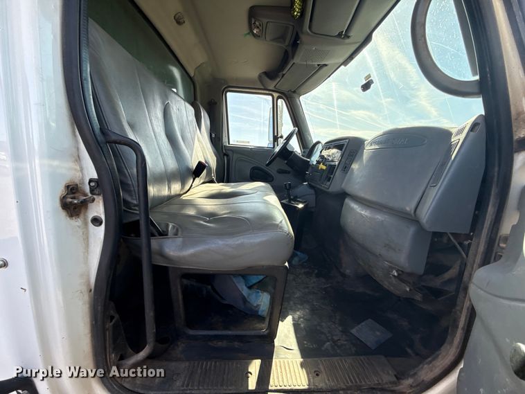 image for item EU5175 2005 International 4300 SBA 4X2 dump truck