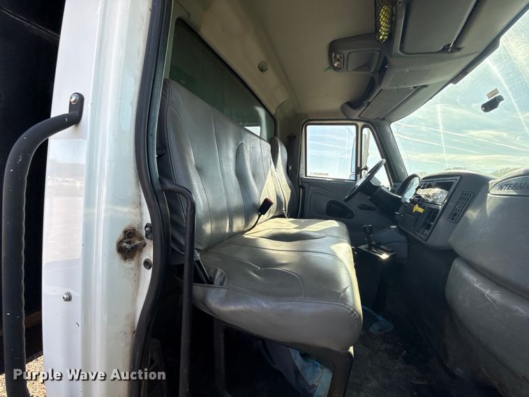 image for item EU5175 2005 International 4300 SBA 4X2 dump truck