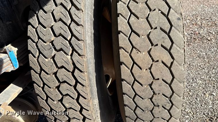 image for item EU5175 2005 International 4300 SBA 4X2 dump truck