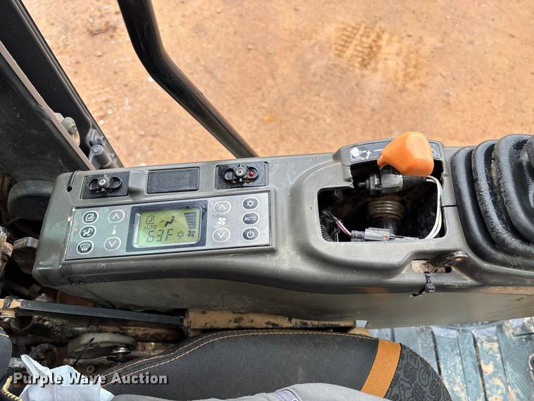 image for item EV3219 2017 Case CX210D excavator