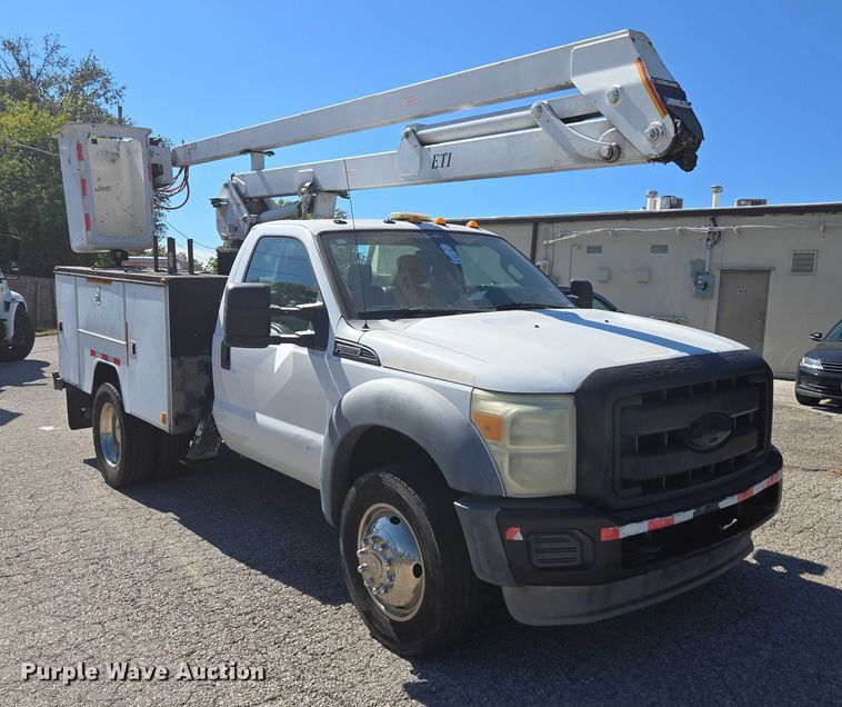 CAMIóN CON CANASTILLA 2011 FORD ETI