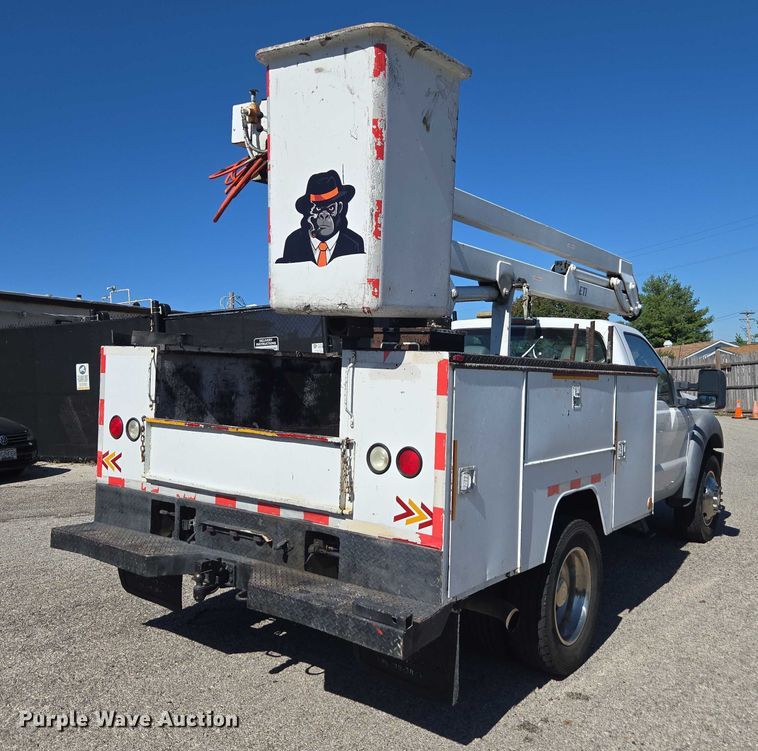 CAMIóN CON CANASTILLA 2011 FORD ETI