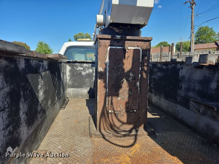 image for item EV5361 2011 Ford F550 Super Duty XL bucket truck