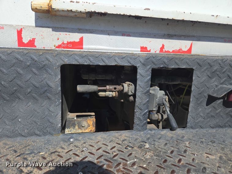 image for item EV5361 2011 Ford F550 Super Duty XL bucket truck