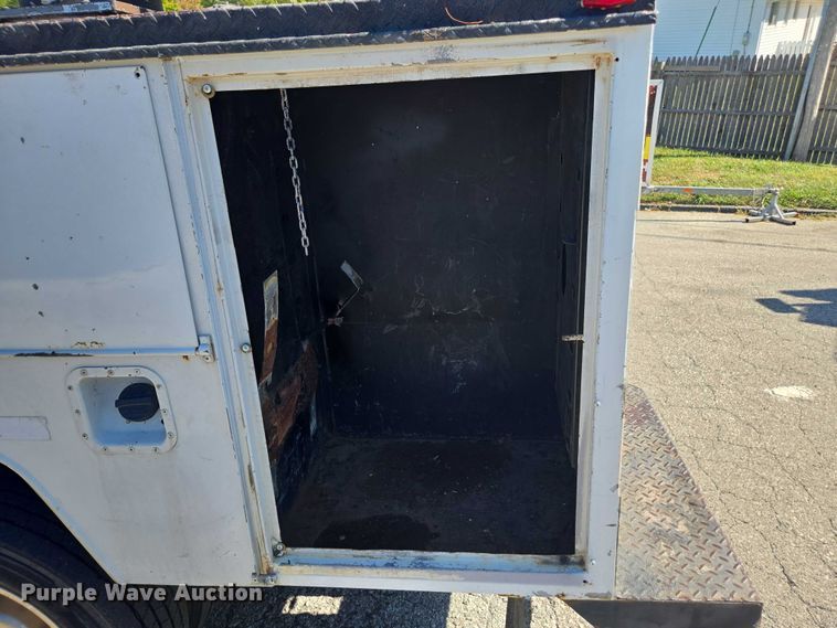 image for item EV5361 2011 Ford F550 Super Duty XL bucket truck