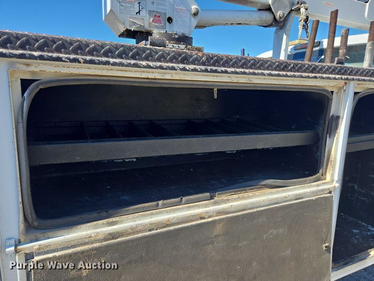 image for item EV5361 2011 Ford F550 Super Duty XL bucket truck