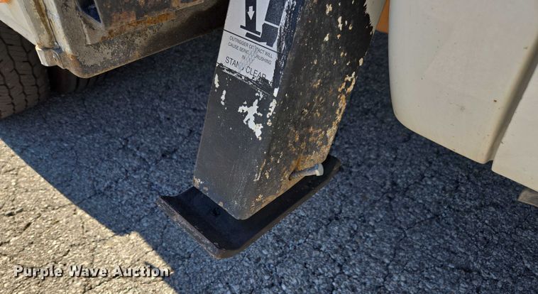 image for item EV5361 2011 Ford F550 Super Duty XL bucket truck