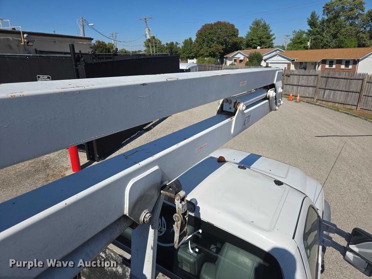 image for item EV5361 2011 Ford F550 Super Duty XL bucket truck
