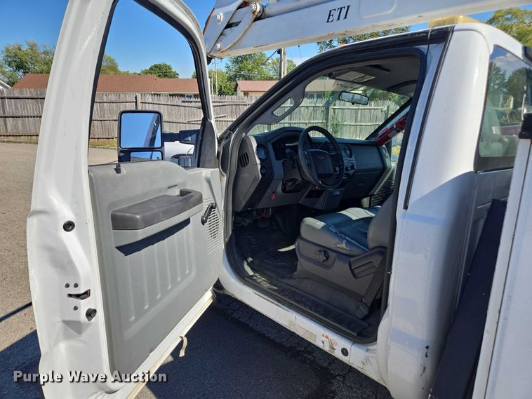 image for item EV5361 2011 Ford F550 Super Duty XL bucket truck