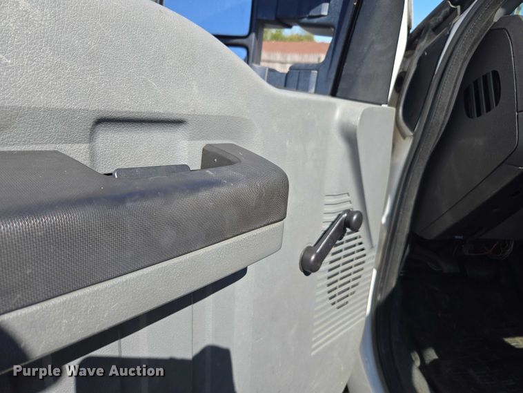 image for item EV5361 2011 Ford F550 Super Duty XL bucket truck