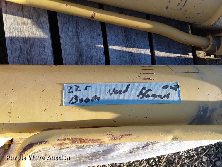 image for item EV5377 (3) Caterpillar hydraulic cylinders