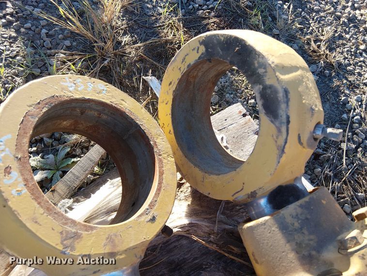 image for item EV5377 (3) Caterpillar hydraulic cylinders