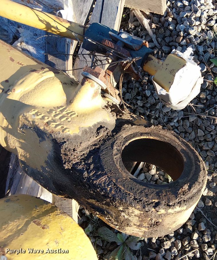 image for item EV5377 (3) Caterpillar hydraulic cylinders