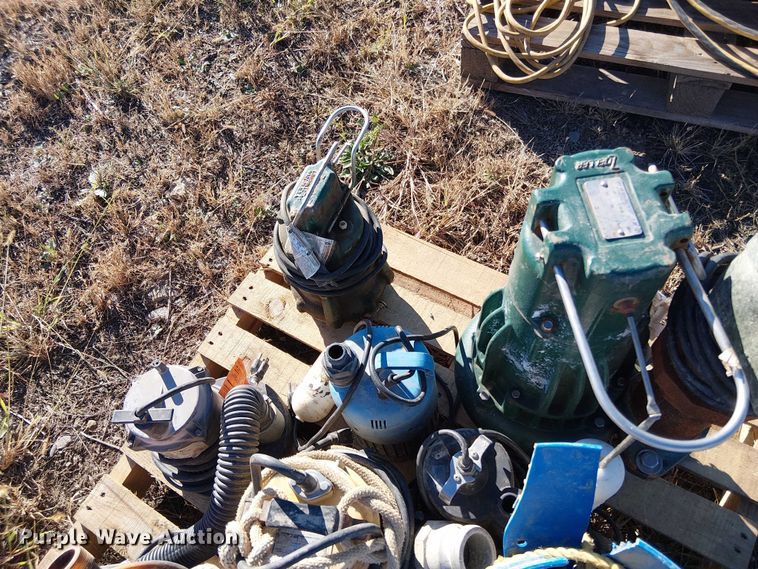 image for item EV5387 (10) submersible pumps