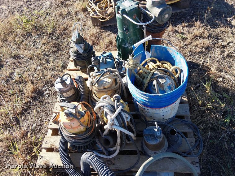 image for item EV5387 (10) submersible pumps