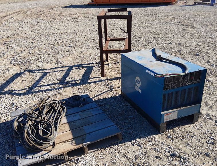 image for item EV5391 Miller deltaweld 651 welder/generator
