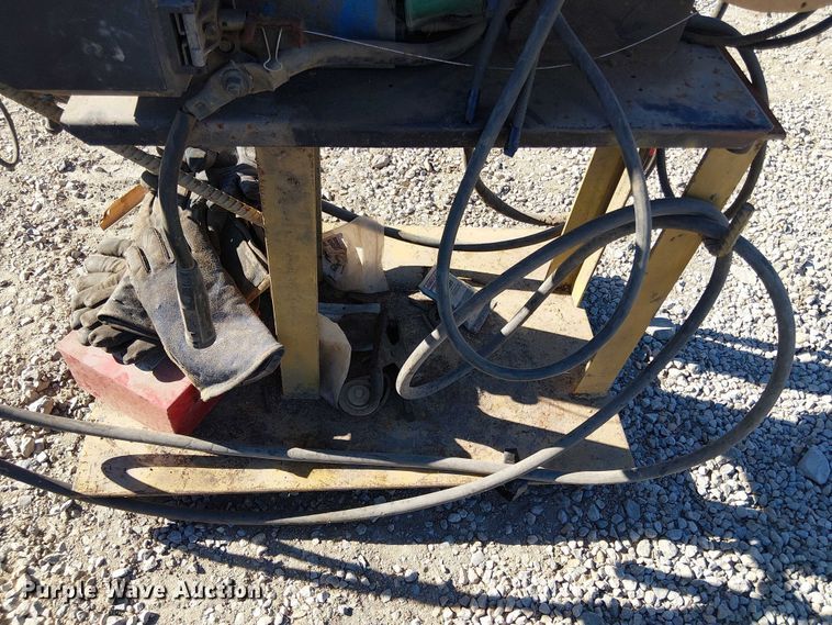 image for item EV5391 Miller deltaweld 651 welder/generator