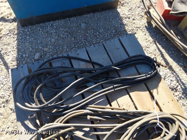 image for item EV5391 Miller deltaweld 651 welder/generator