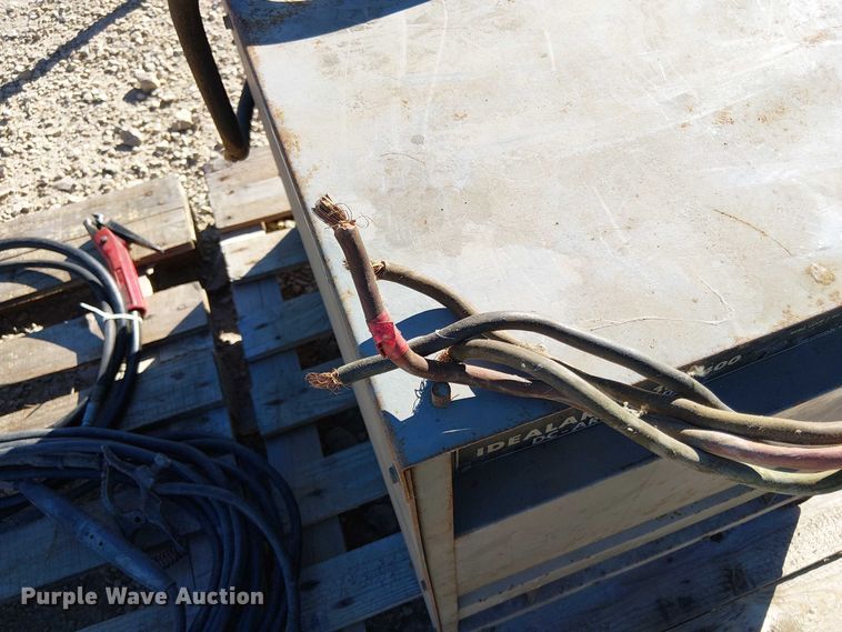 image for item EV5392 Lincoln Idealarc R3R-400 welder