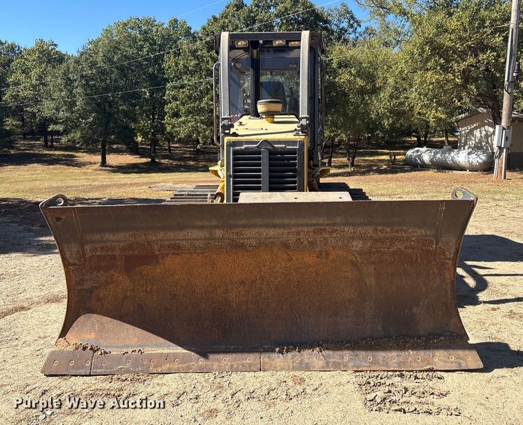 image for item FI0012 2001 New Holland DC100 dozer