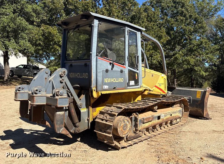 image for item FI0012 2001 New Holland DC100 dozer