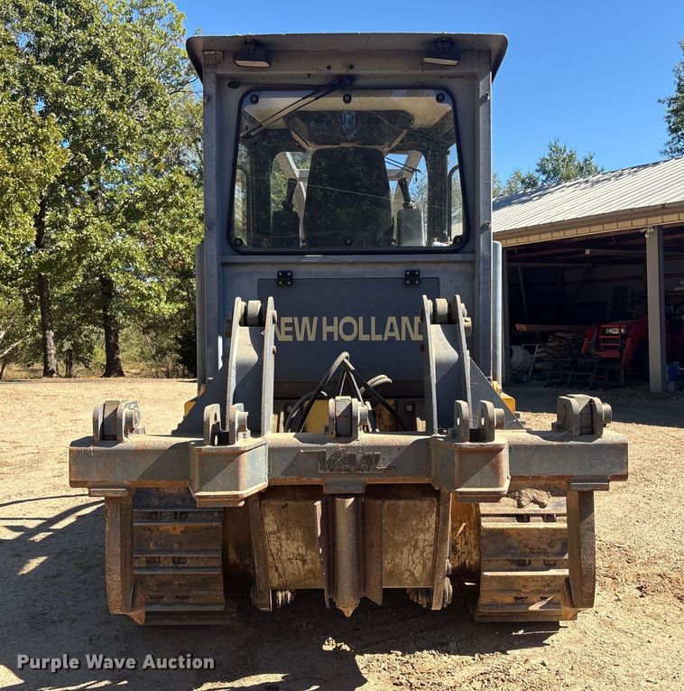 image for item FI0012 2001 New Holland DC100 dozer