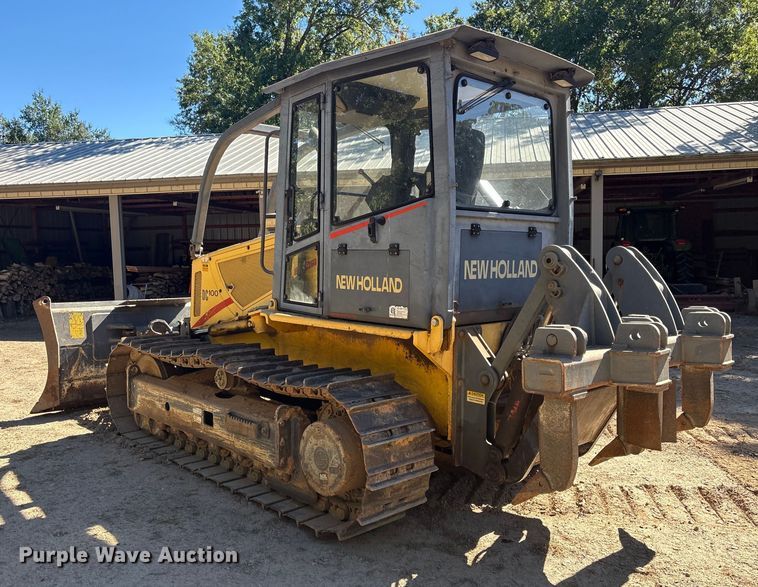 image for item FI0012 2001 New Holland DC100 dozer
