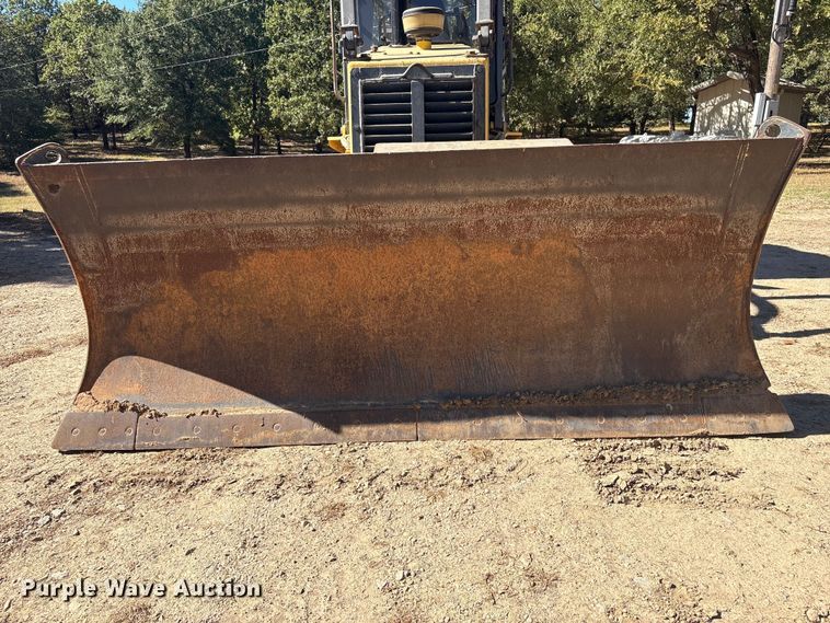 image for item FI0012 2001 New Holland DC100 dozer