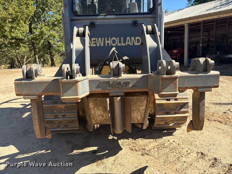 image for item FI0012 2001 New Holland DC100 dozer