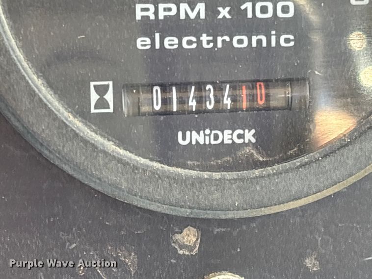 image for item FI0012 2001 New Holland DC100 dozer