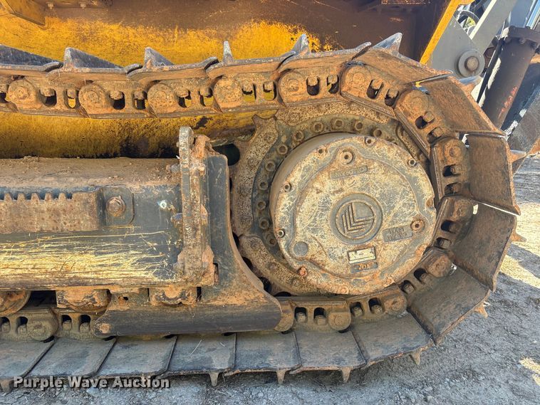 image for item FI0012 2001 New Holland DC100 dozer