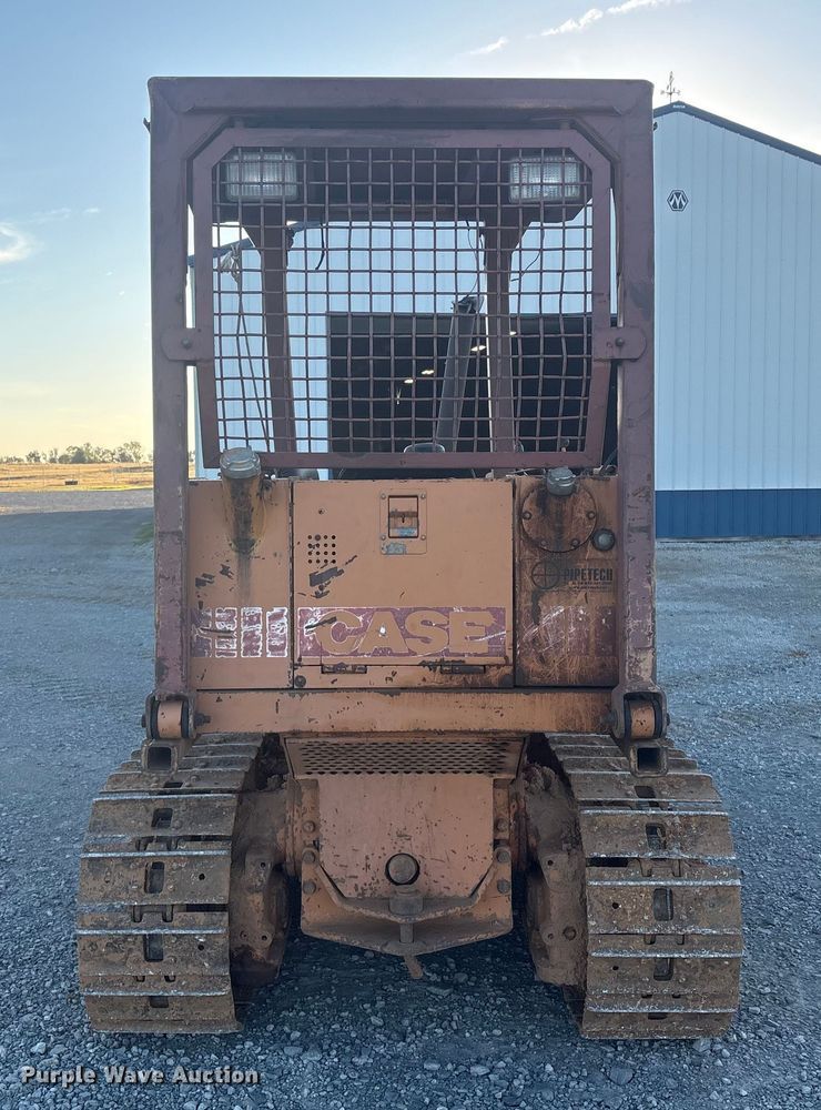 image for item FI0014 1991 Case 450C dozer