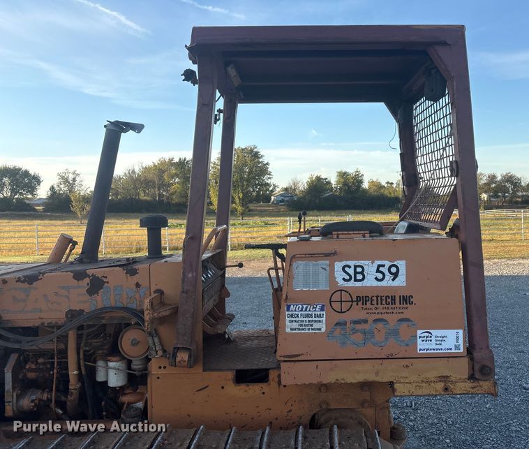 image for item FI0014 1991 Case 450C dozer