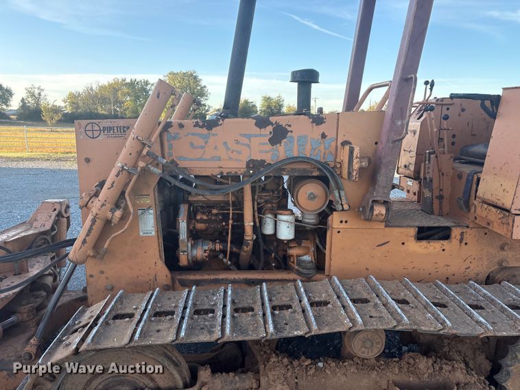 image for item FI0014 1991 Case 450C dozer