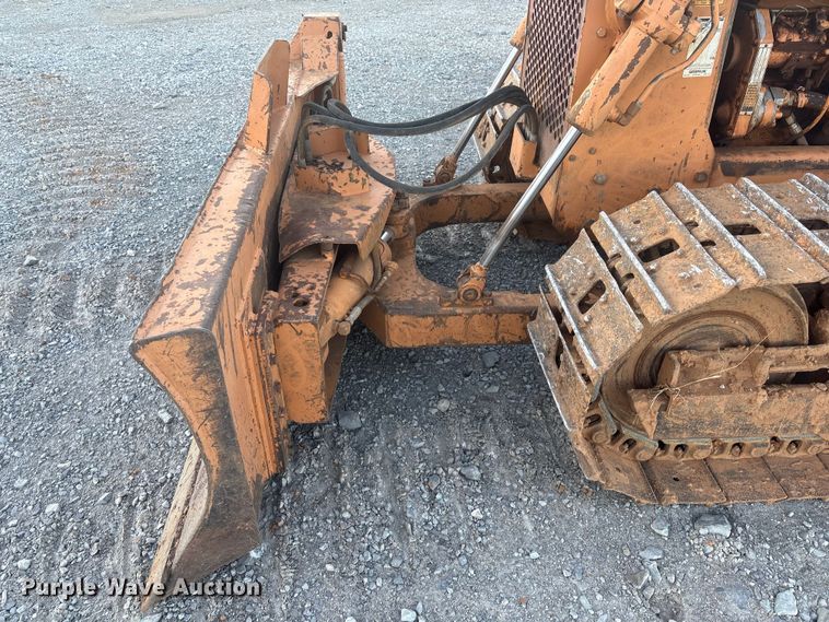 image for item FI0014 1991 Case 450C dozer