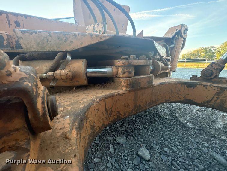 image for item FI0014 1991 Case 450C dozer