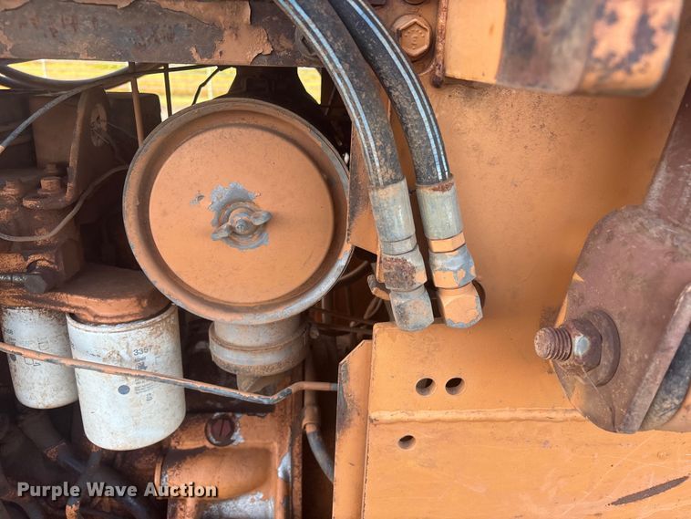 image for item FI0014 1991 Case 450C dozer