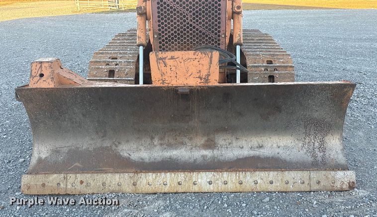 image for item FI0014 1991 Case 450C dozer
